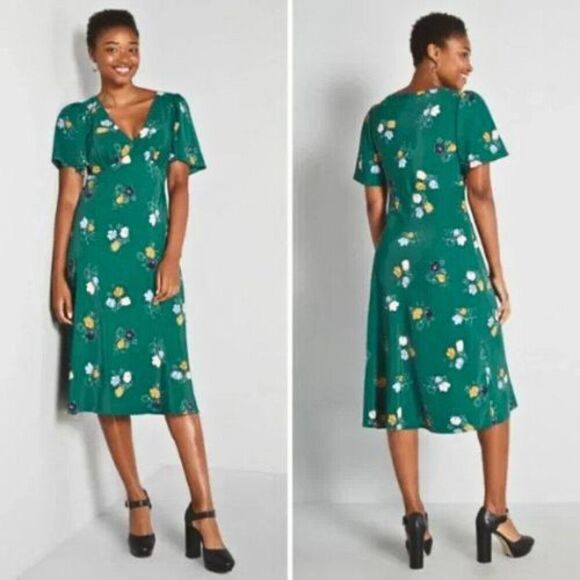 Modcloth Dresses & Skirts - NWT Modcloth Time to Flounce Floral Midi Dress | L